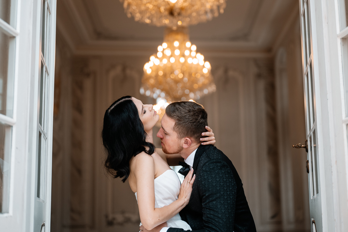 Read more about the article Ola & Sławek || Wesele Avocado Tomaszów Lubelski || Sesja Pałac Popielów